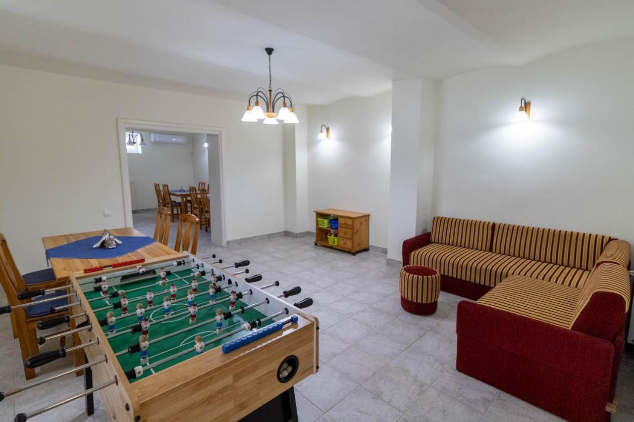 Montana-Ederics Vendeghaz Hotel บาลาโตเนเดริช ภายนอก รูปภาพ